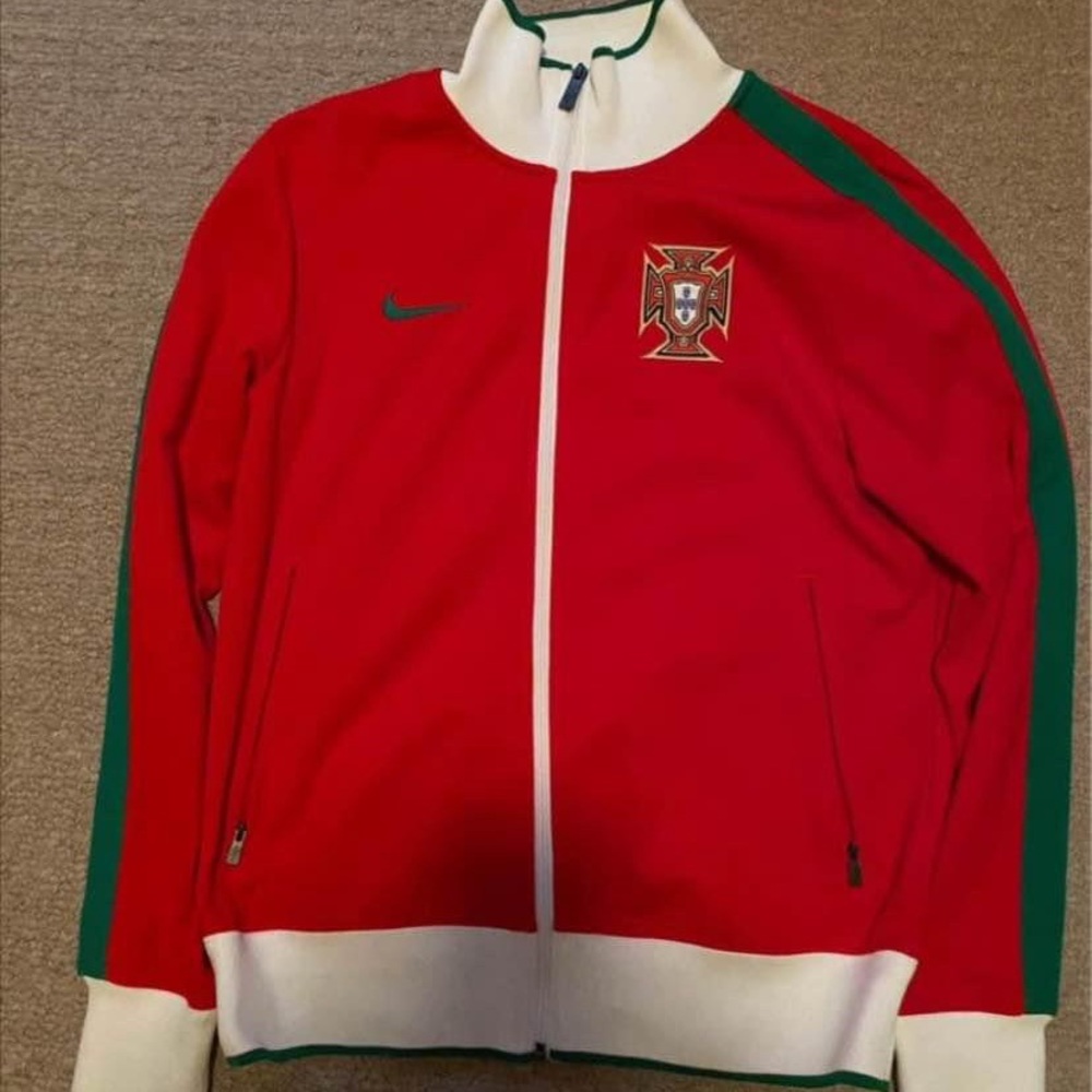 Authentic Nike 2008 Adidas Portugal Men’s Soccer warm up Jacket ( Size Medium)
